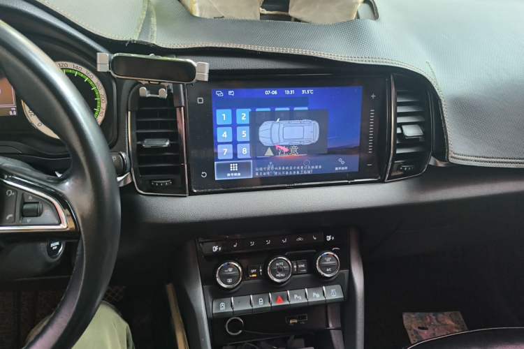 Used Skoda Karoq 2018 TSI280 Flagship Edition China V Standard Audio And AC Panel