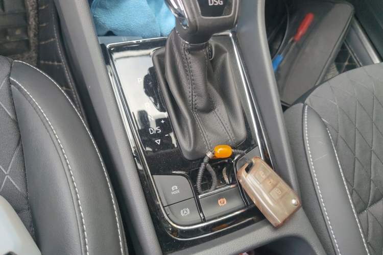 Used Skoda Karoq 2018 TSI280 Flagship Edition China V Standard Gear Lever