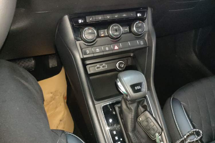 Used Skoda Karoq 2018 TSI280 Luxury Edition China V Standard Gear Lever