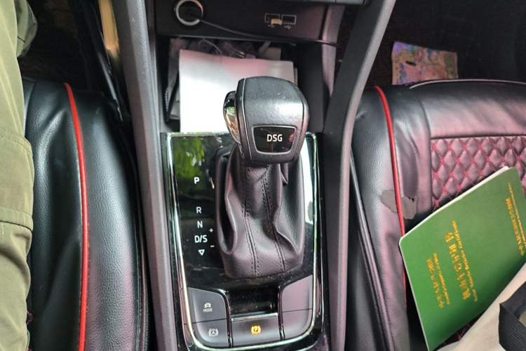 Used Skoda Karoq 2018 TSI280 Flagship Edition China V Standard Gear Lever
