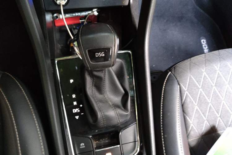 Used Skoda Karoq 2018 TSI280 Flagship Edition China V Standard Gear Lever