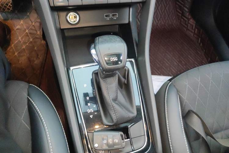 Used Skoda Karoq 2018 TSI280 Flagship Edition China V Standard Gear Lever