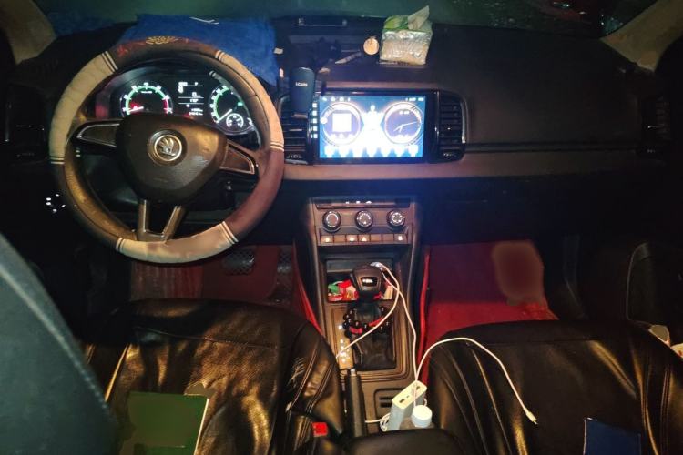 Used Skoda Karoq 2018 TSI230 Standard Edition Interior 2