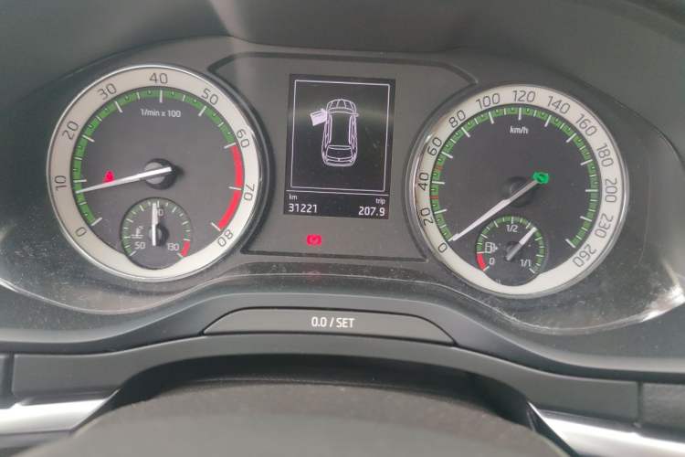 Used Skoda Karoq 2018 TSI280 Flagship Edition China V Standard Odometer Close Up