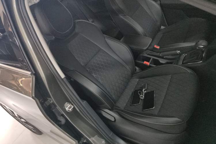 Used Skoda Karoq 2018 TSI280 Luxury Edition China V Standard Right Front Seat