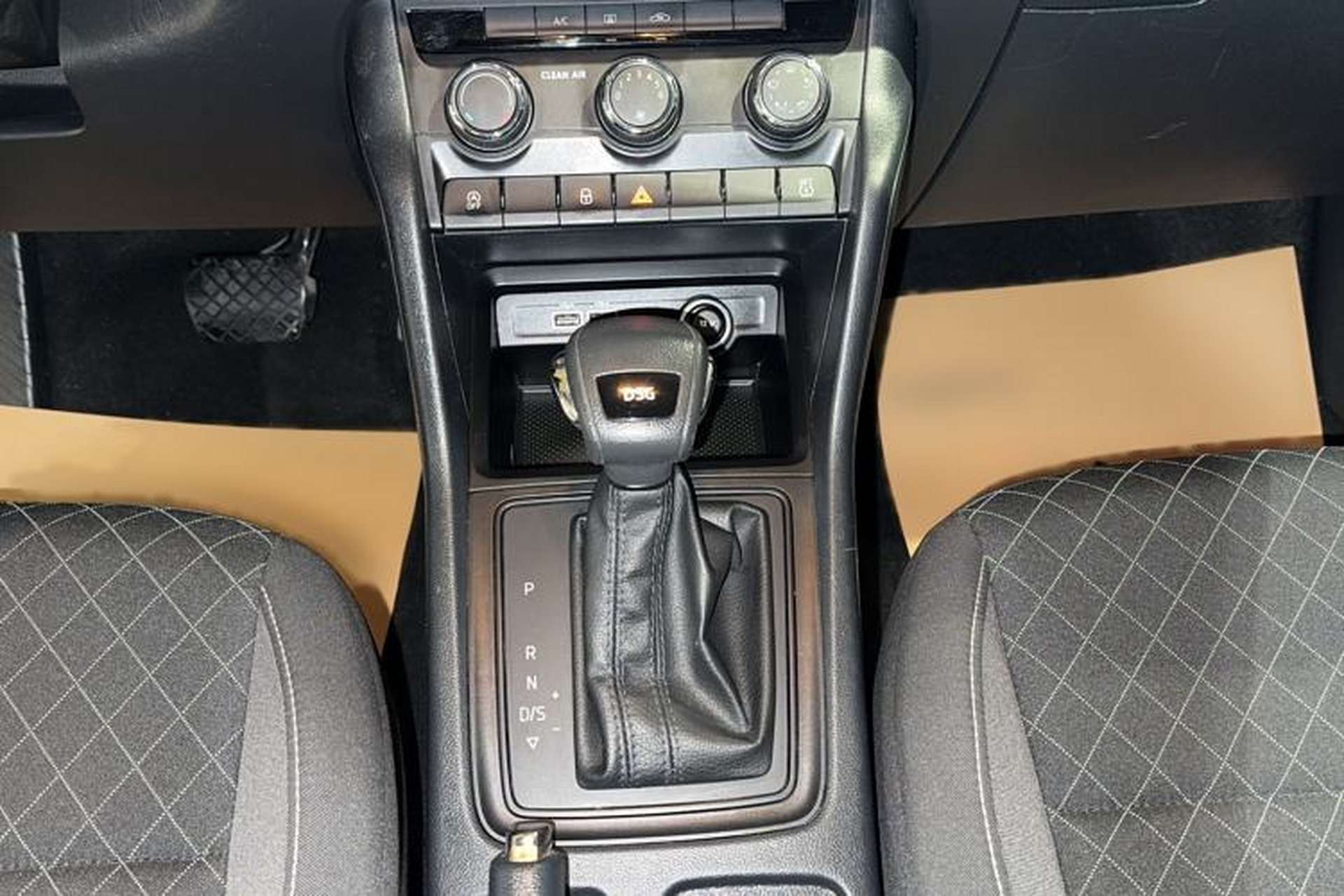 Used Skoda Karoq 2018 TSI280 Comfort Edition China V Standard Gear Lever