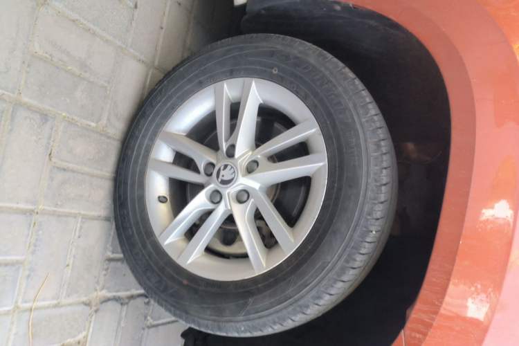 Used Skoda Karoq 2018 TSI230 Standard Edition Right Front Wheel Hub