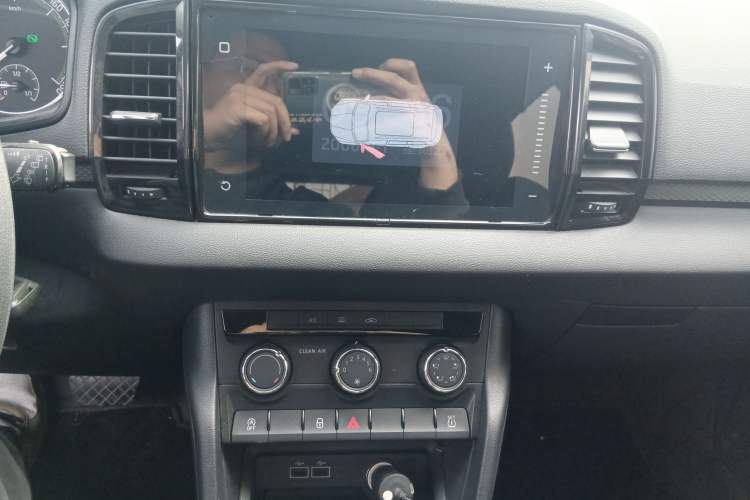 Used Skoda Karoq 2018 TSI280 Comfort Edition China VI Audio And AC Panel