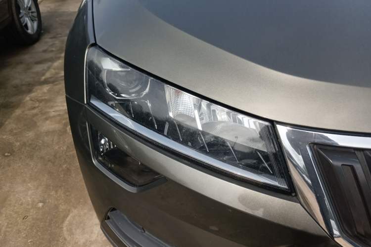 Used Skoda Karoq 2018 TSI280 Comfort Edition China VI Right Front Headlight