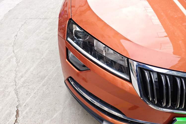 Used Skoda Karoq 2018 TSI280 Luxury Edition China V Standard Right Front Headlight