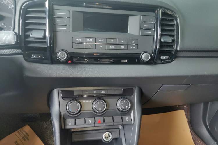 Used Skoda Karoq 2018 TSI230 Standard Edition Audio And AC Panel