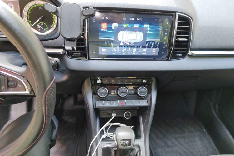 Used Skoda Karoq 2018 TSI280 Luxury Edition China V Standard Audio And AC Panel