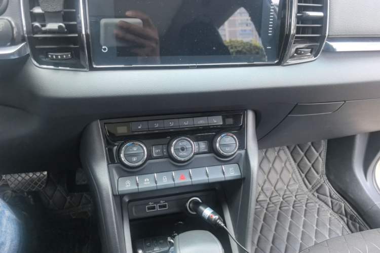 Used Skoda Karoq 2018 TSI280 Luxury Edition China V Standard Audio And AC Panel