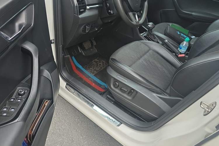 Used Skoda Karoq 2018 TSI280 Luxury Edition China VI Standard Driver Seat