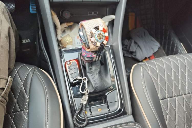 Used Skoda Karoq 2018 TSI280 Flagship Edition China V Standard Gear Lever