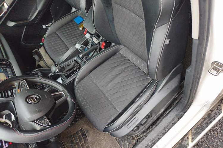 Used Skoda Karoq 2018 TSI280 Luxury Edition China VI Standard Left Front Seat
