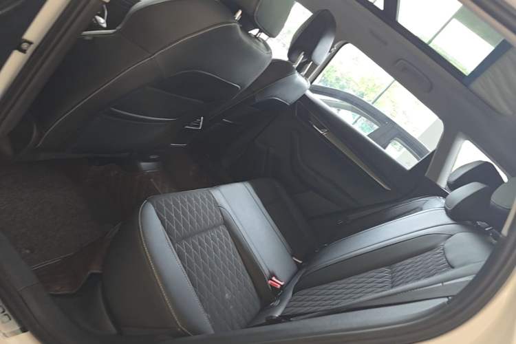 Used Skoda Karoq 2018 TSI280 Comfort Edition China V Standard Left Rear Seat