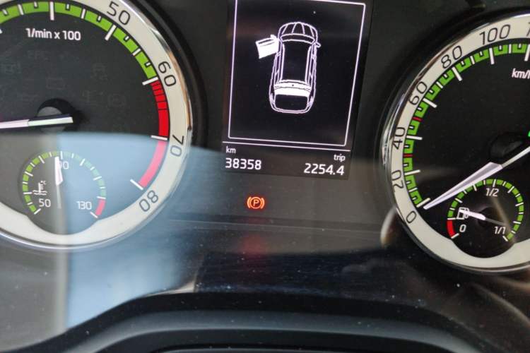Used Skoda Karoq 2018 TSI280 Luxury Edition China V Standard Odometer Close Up