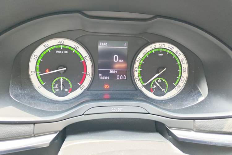 Used Skoda Karoq 2018 TSI280 Luxury Edition China VI Standard Odometer Close Up