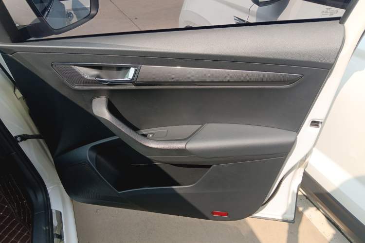 Used Skoda Karoq 2018 TSI280 Luxury Edition China V Standard Right Front Door Interior