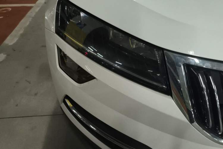 Used Skoda Karoq 2018 TSI280 Flagship Edition China VI Standard Right Front Headlight
