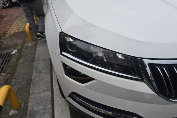 Used Skoda Karoq 2018 TSI280 Luxury Edition China VI Standard Right Front Headlight