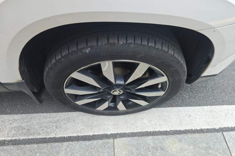 Used Skoda Karoq 2018 TSI280 Luxury Edition China VI Standard Right Front Wheel Hub