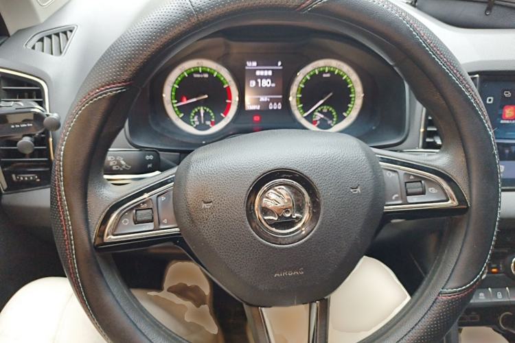 Used Skoda Karoq 2018 TSI280 Luxury Edition China VI Standard Steering Wheel