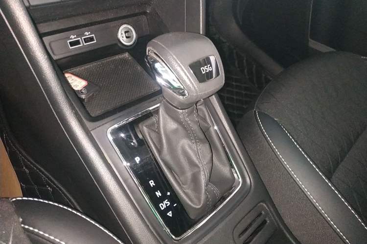 Used Skoda Karoq 2018 TSI280 Comfort Edition China VI Standard Gear Lever