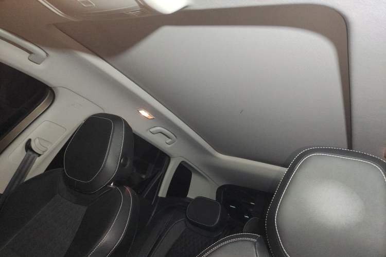 Used Skoda Karoq 2018 TSI280 Flagship Edition China VI Standard Headliner