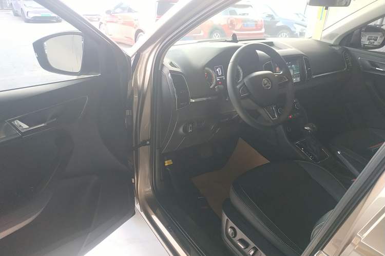 Used Skoda Karoq 2018 TSI280 Comfort Edition China VI Standard Interior 3