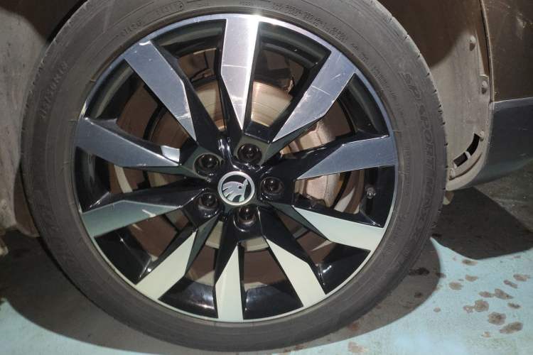 Used Skoda Karoq 2018 TSI280 Flagship Edition China VI Standard Right Front Wheel Hub