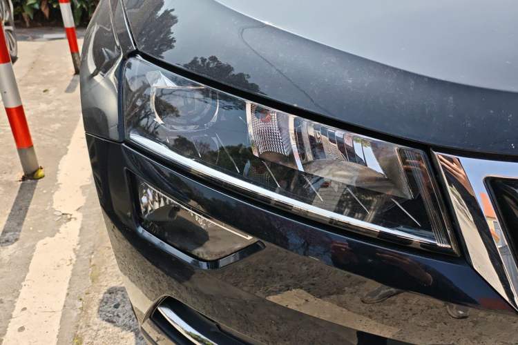 Used Skoda Karoq 2019 TSI280 SmartDrive Luxury Edition China V Standard Right Front Headlight