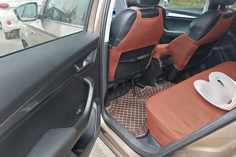 Used Skoda Karoq 2019 TSI280 SmartDrive Luxury Edition China VI standard Interior 4