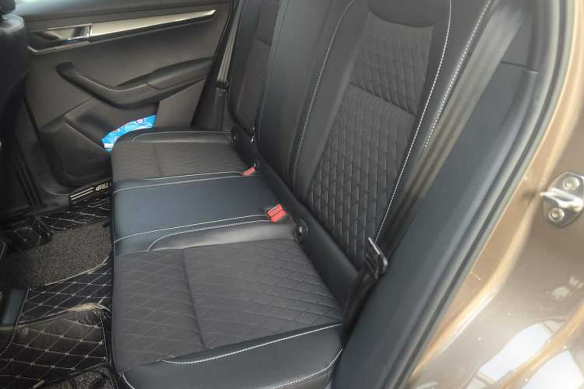 Used Skoda Karoq 2019 TSI280 Smart Drive Deluxe Edition China VI Standard Left Rear Seat