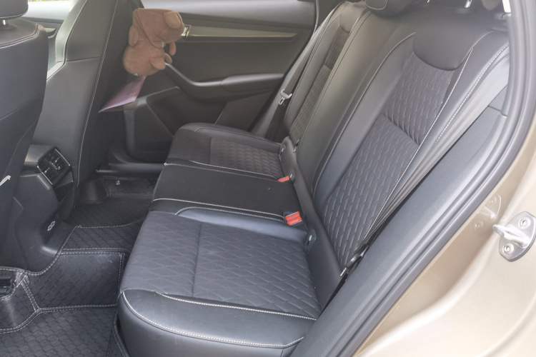 Used Skoda Karoq 2019 TSI280 SmartDrive Luxury Edition China V Standard Left Rear Seat