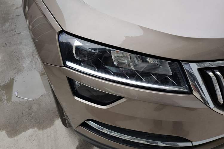 Used Skoda Karoq 2019 TSI280 Smart Drive Elite Edition China V Standard Right Front Headlight