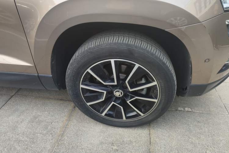 Used Skoda Karoq 2019 TSI280 Smart Drive Deluxe Edition China VI Standard Right Front Wheel Hub