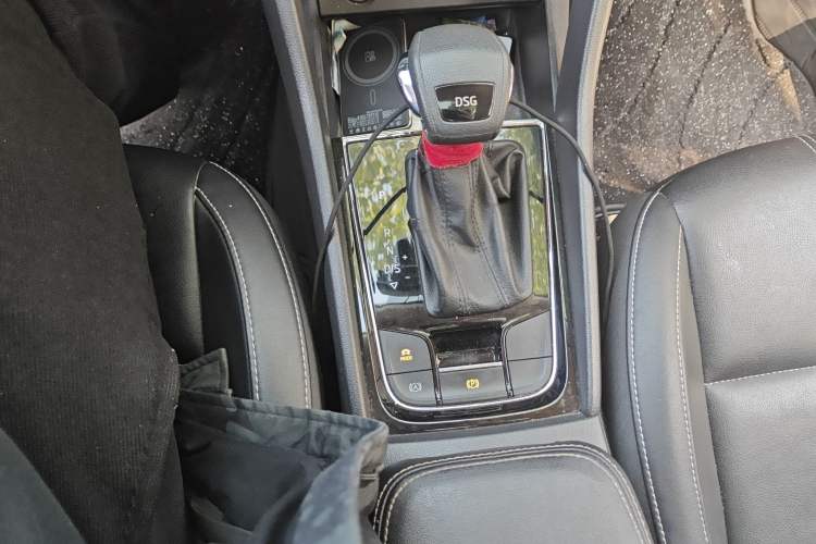 Used Skoda Karoq 2019 TSI280 SmartDrive Luxury Edition China VI standard Gear Lever