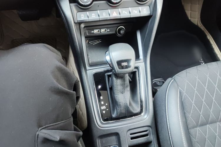 Used Skoda Karoq 2019 TSI280 Smart Drive Deluxe Edition China VI Standard Gear Lever