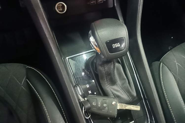 Used Skoda Karoq 2019 TSI280 SmartDrive Luxury Edition China V Standard Gear Lever