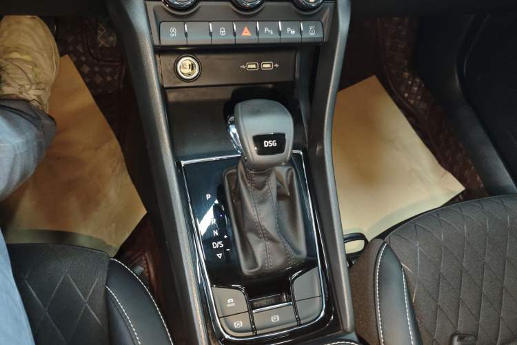 Used Skoda Karoq 2019 TSI280 SmartDrive Luxury Edition China V Standard Gear Lever