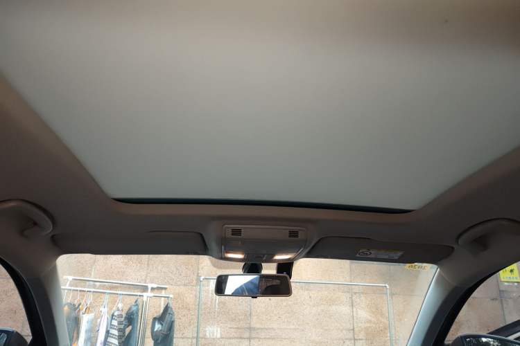 Used Skoda Karoq 2019 TSI280 Smart Drive Deluxe Edition China VI Standard Headliner