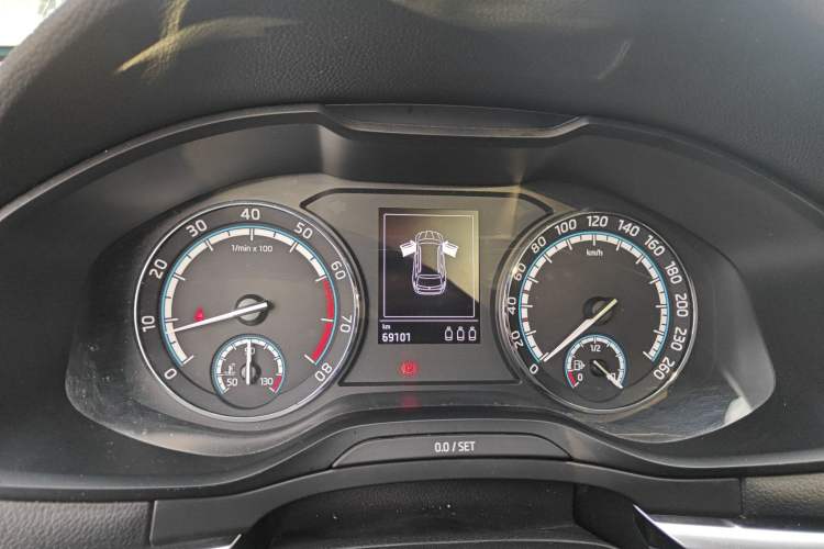 Used Skoda Karoq 2019 TSI280 SmartDrive Luxury Edition China VI standard Instrument Cluster