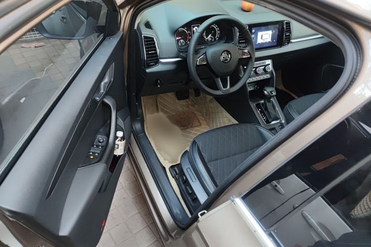 Used Skoda Karoq 2019 TSI280 Smart Drive Deluxe Edition China VI Standard Interior 3