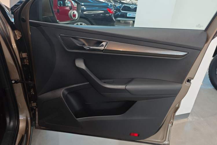 Used Skoda Karoq 2019 TSI280 SmartDrive Luxury Edition China V Standard Right Front Door Interior