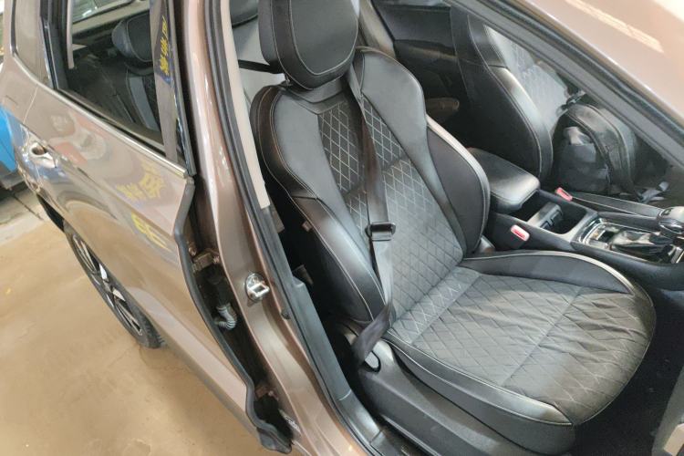 Used Skoda Karoq 2019 TSI280 SmartDrive Luxury Edition China V Standard Right Front Seat