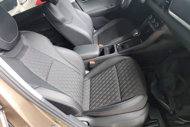 Used Skoda Karoq 2019 TSI280 SmartDrive Luxury Edition China V Standard Right Front Seat