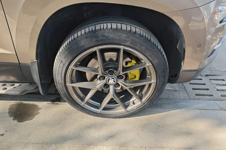 Used Skoda Karoq 2019 TSI280 SmartDrive Luxury Edition China VI standard Right Front Wheel Hub