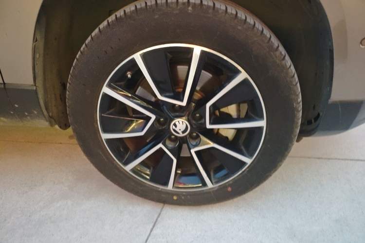 Used Skoda Karoq 2019 TSI280 Smart Drive Elite Edition China V Standard Right Front Wheel Hub